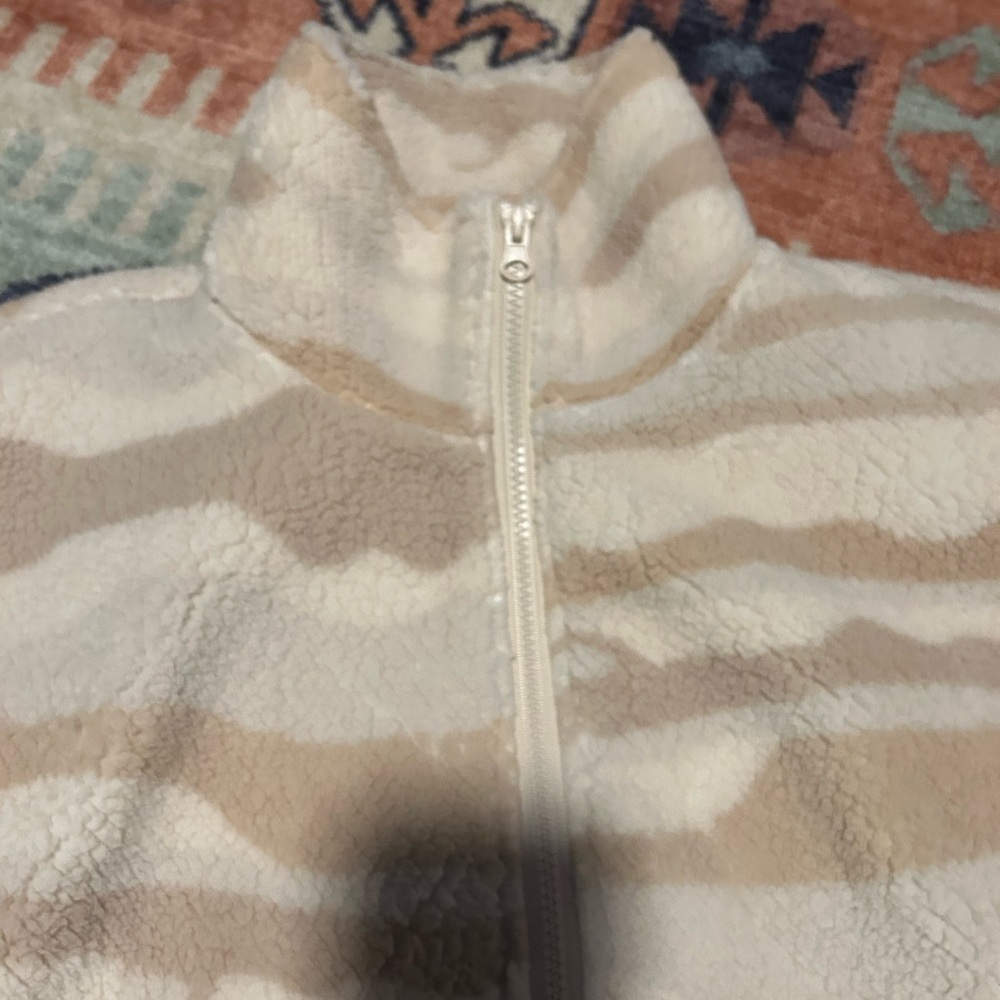Francesca's Collections Cream and Tan fleece Jacket - Picture 4 of 7
